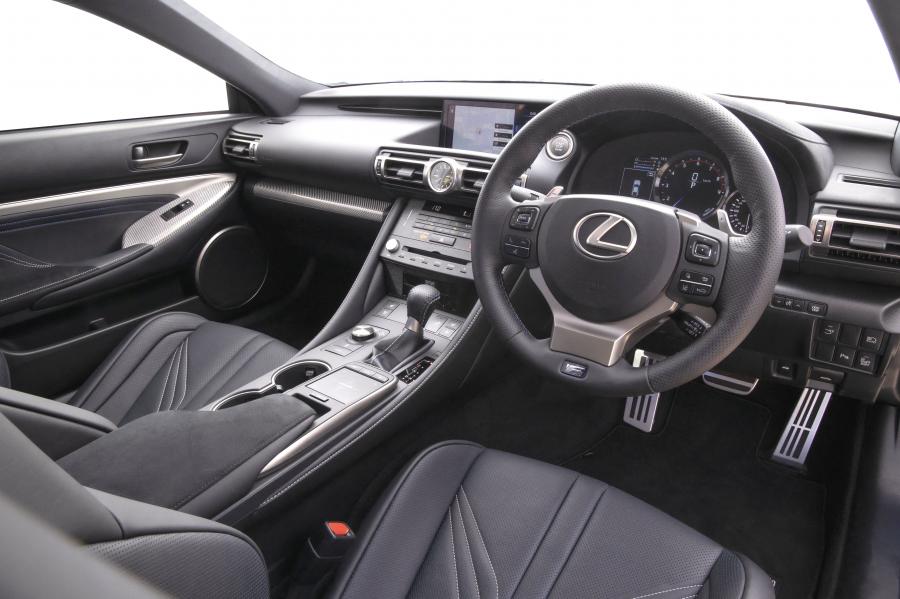 Интерьер Lexus RC F 2019 года  (ZA) (фото 23 из 25)